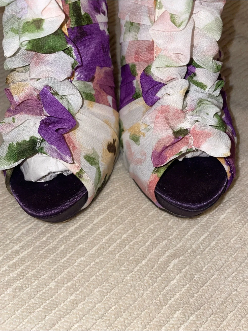 Jacqueline Ferrar Floral Ruffle Peep-Toe Women's Heels - Purple/Pink size 8 1/2